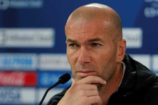 Zinedine Zidane Kini Pusing Pilih Starting XI Real Madrid