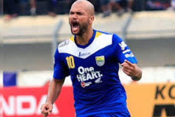 Sergio Van Dijk Resmi Tinggalkan Persib Bandung