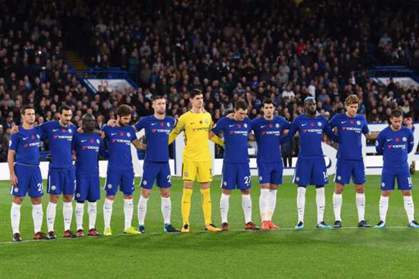 Fabregas Minta Chelsea Tak Main Bertahan Pada Leg Kedua